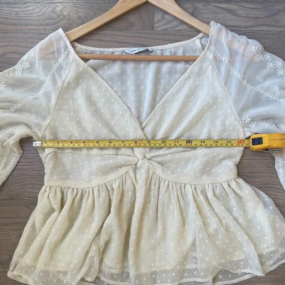 American Eagle Cream Peplum Blouse Size Medium - Picture 7 of 9